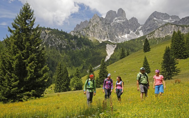 Wandern vor der Bischofsmütze mit der Familie © TVB Filzmoos